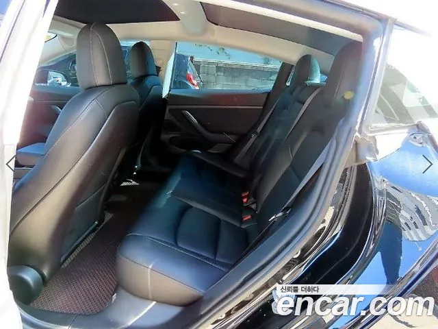 Tesla Model 3 2020 thumb 6
