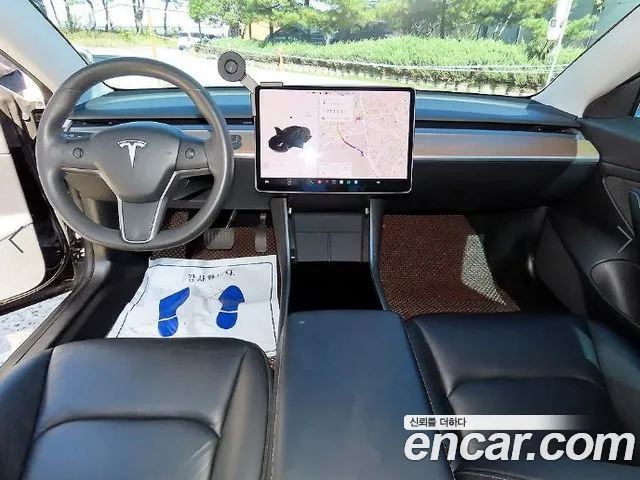 Tesla Model 3 2020 thumb 7