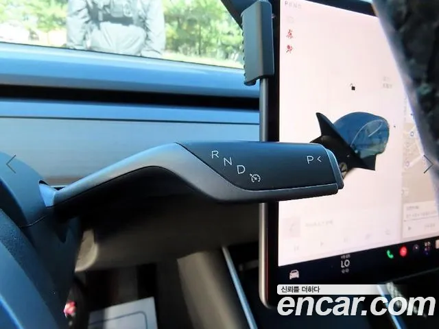 Tesla Model 3 2020 thumb 9