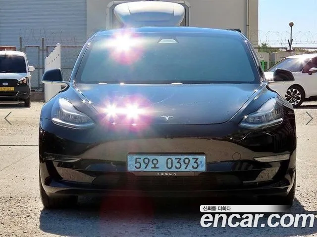 Tesla Model 3 2020 thumb 11