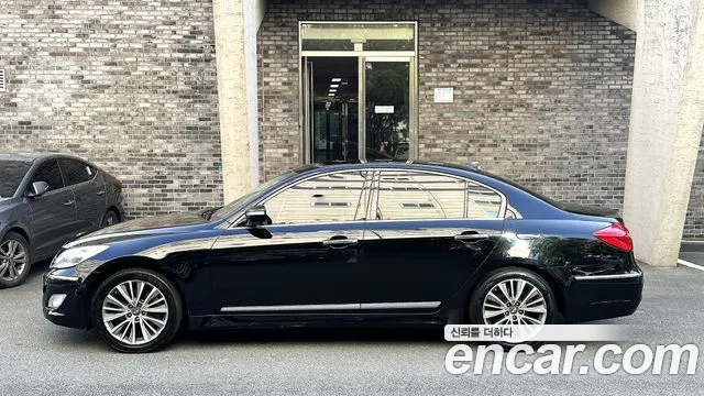 Hyundai Genesis 2013 thumb 4