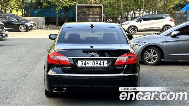 Hyundai Genesis 2013 thumb 6