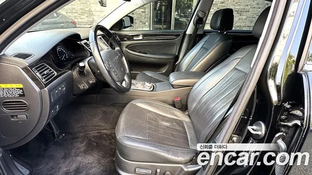 Hyundai Genesis 2013 thumb 10