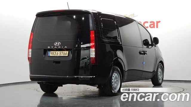 Hyundai Staria 2022 thumb 2