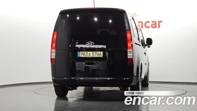 Hyundai Staria 2022 thumb 4