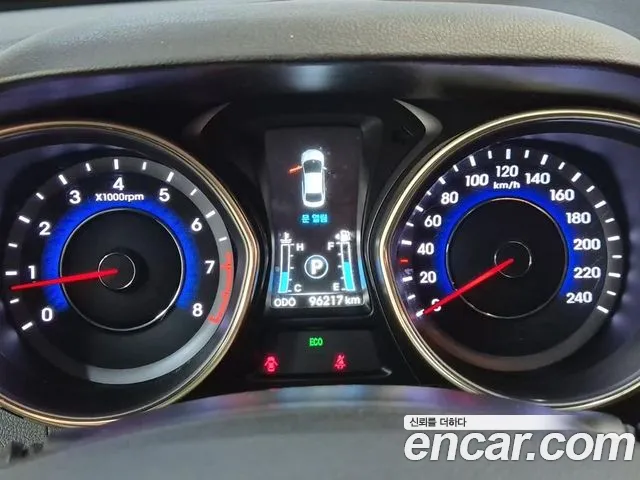Hyundai Avante 2010 thumb 7
