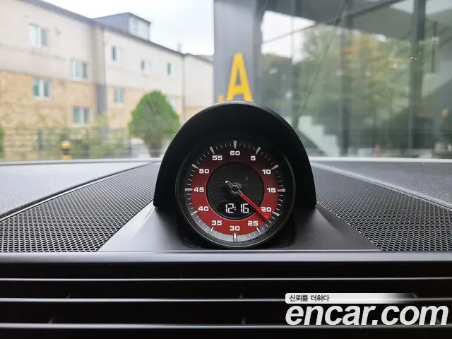 Porsche Panamera 2018 thumb 9