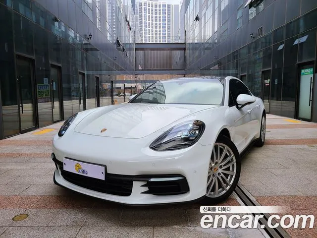 Porsche Panamera 2018 thumb 12