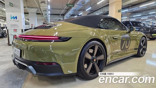 Porsche 911 2025 thumb 2