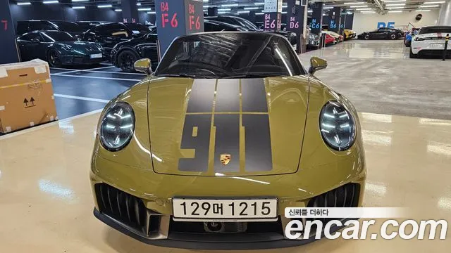 Porsche 911 2025 thumb 3