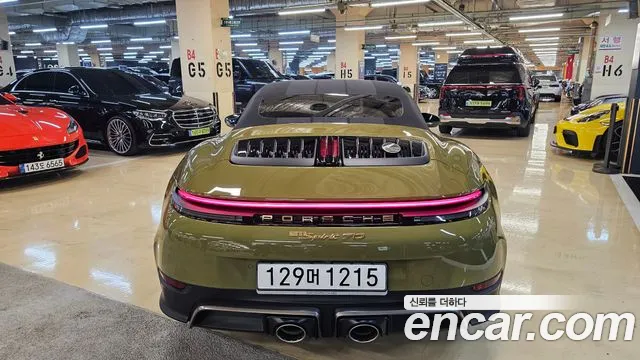 Porsche 911 2025 thumb 4