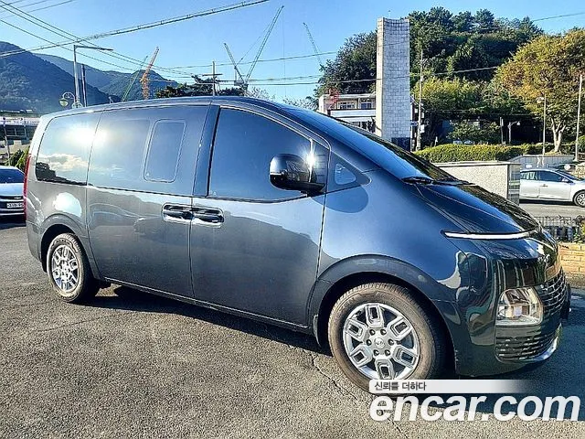 Hyundai Staria 2021 thumb 4