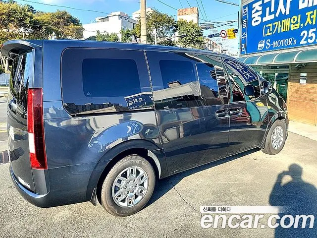 Hyundai Staria 2021 thumb 5