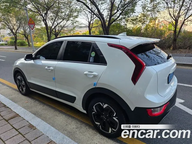 Kia Niro 2022 thumb 4
