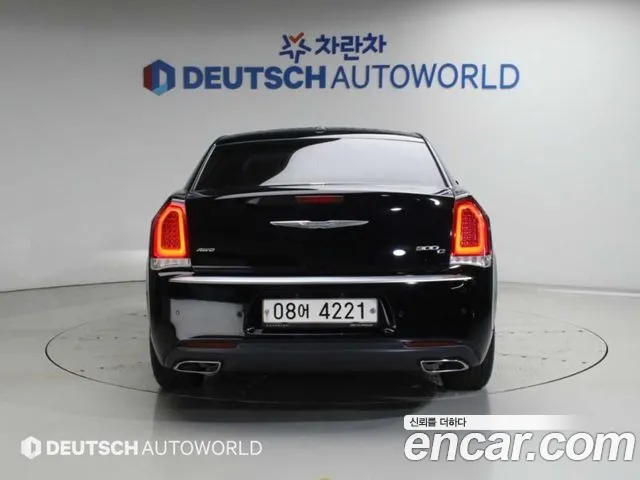 Chrysler 300C 2016 thumb 4