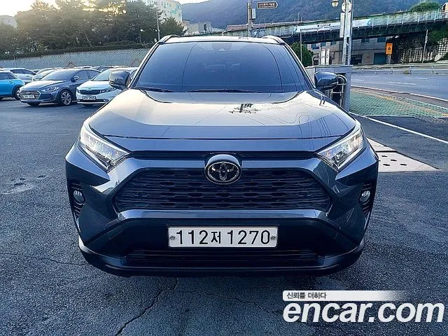 Toyota RAV4 2021 thumb 3
