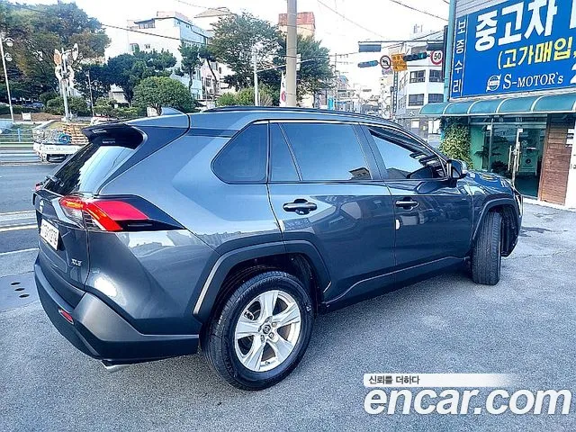 Toyota RAV4 2021 thumb 5
