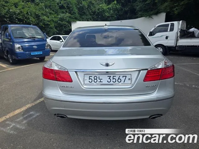 Hyundai Genesis 2010 thumb 3