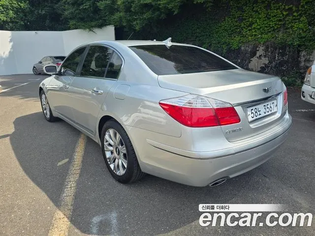 Hyundai Genesis 2010 thumb 4