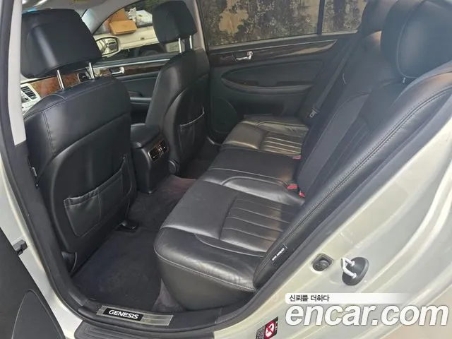 Hyundai Genesis 2010 thumb 6