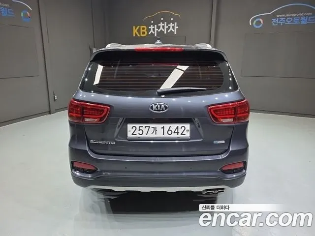Kia Sorento 2018 thumb 4