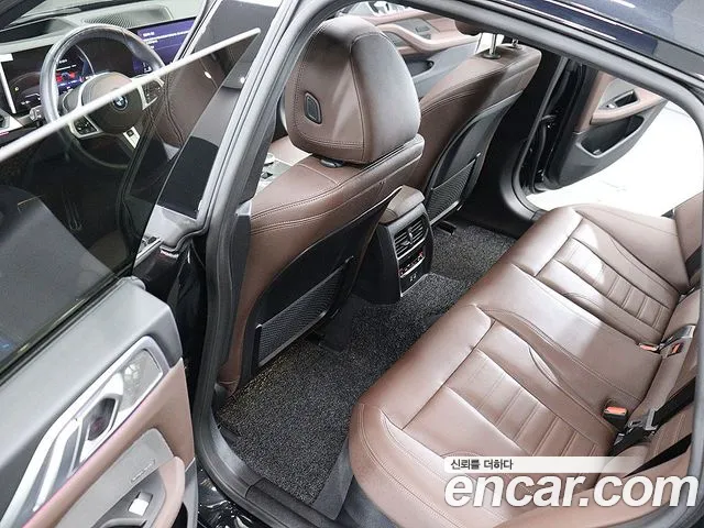 BMW i4 2024 thumb 10