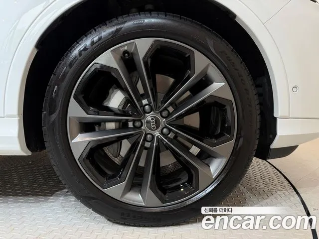 Audi Q7 2025 thumb 5