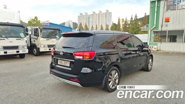 Kia Carnival 2018 thumb 5