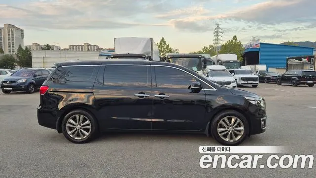 Kia Carnival 2018 thumb 6