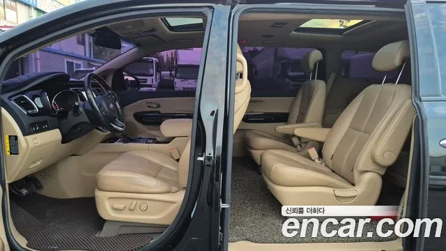 Kia Carnival 2018 thumb 9