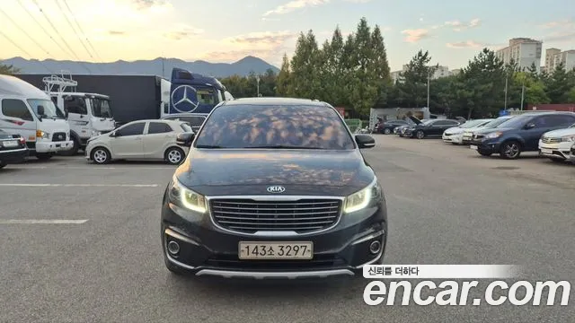 Kia Carnival 2018 thumb 11