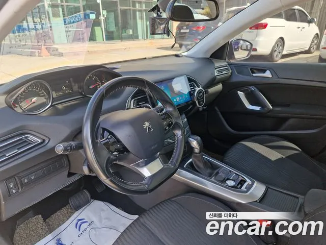 Peugeot 308 2015 thumb 9