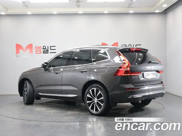 Volvo XC60 2024 thumb 4