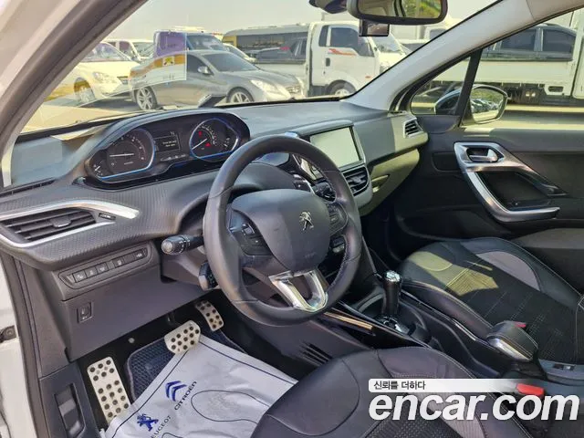 Peugeot 2008 2015 thumb 9