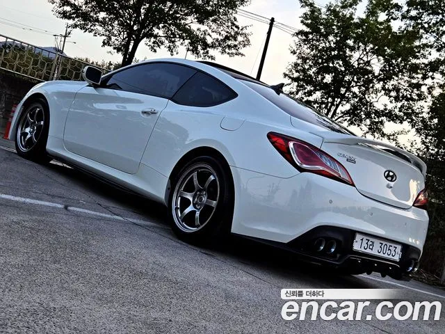 Hyundai Genesis 2010 thumb 2