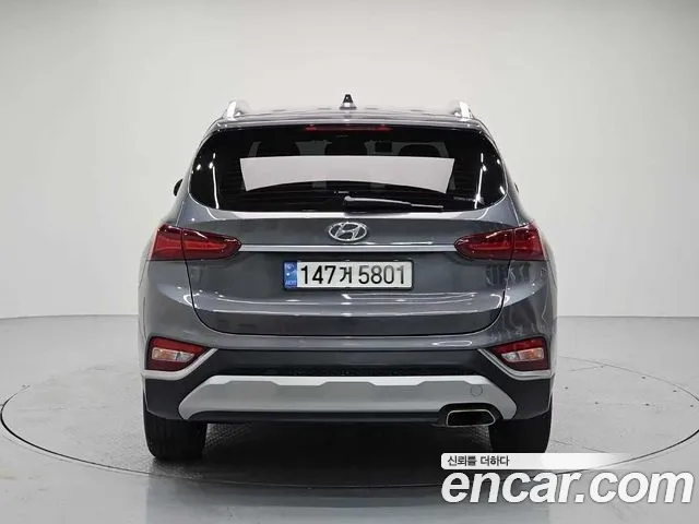 Hyundai Santa Fe 2018 thumb 3
