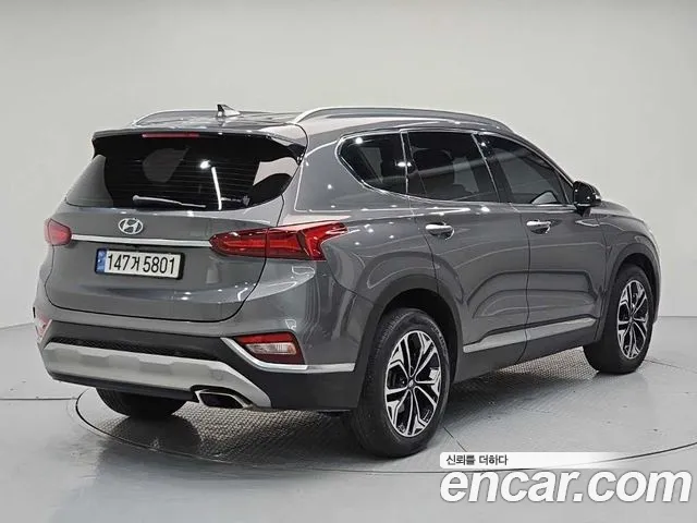 Hyundai Santa Fe 2018 thumb 4