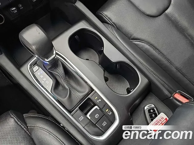 Hyundai Santa Fe 2018 thumb 8