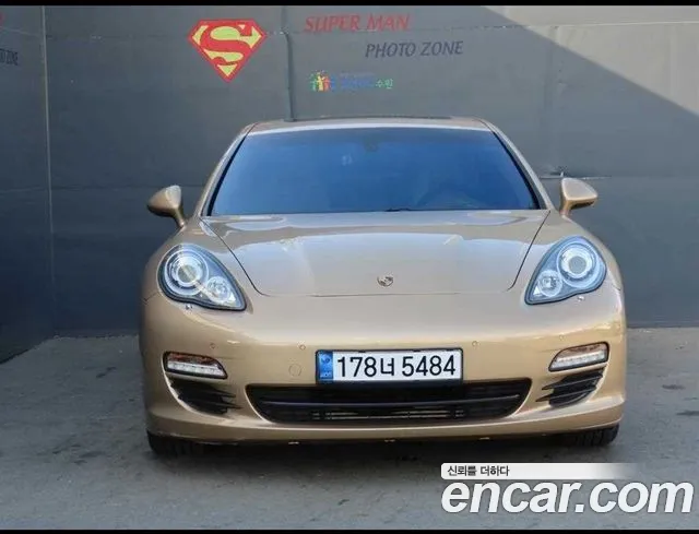 Porsche Panamera 2011 thumb 3