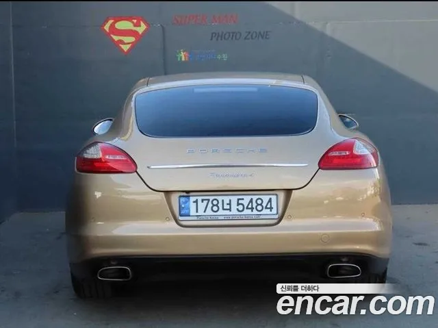 Porsche Panamera 2011 thumb 4