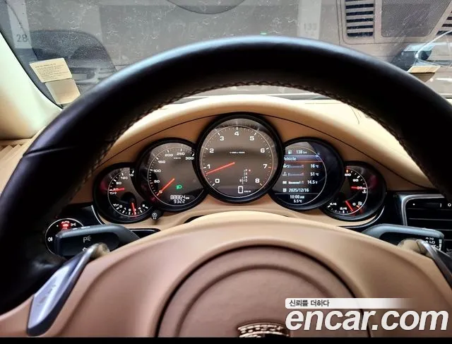 Porsche Panamera 2011 thumb 8