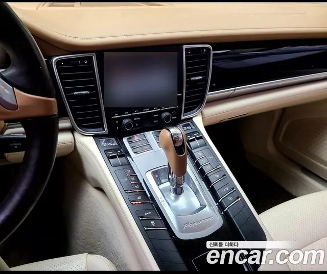 Porsche Panamera 2011 thumb 9