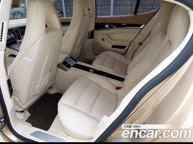 Porsche Panamera 2011 thumb 10