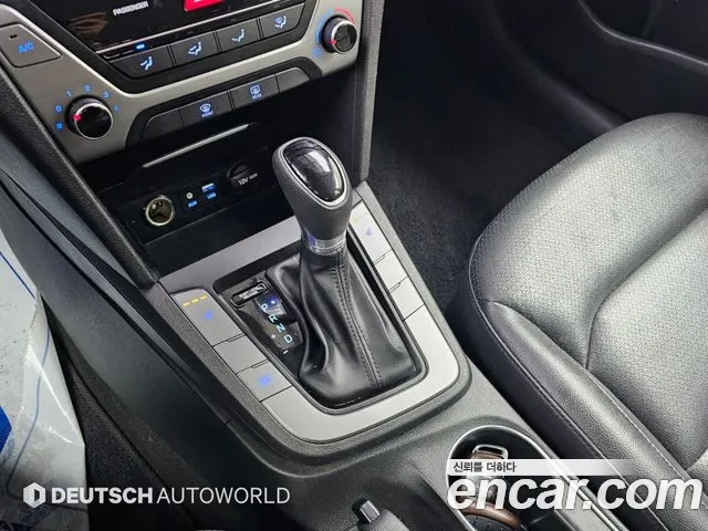 Hyundai Avante 2018 thumb 8