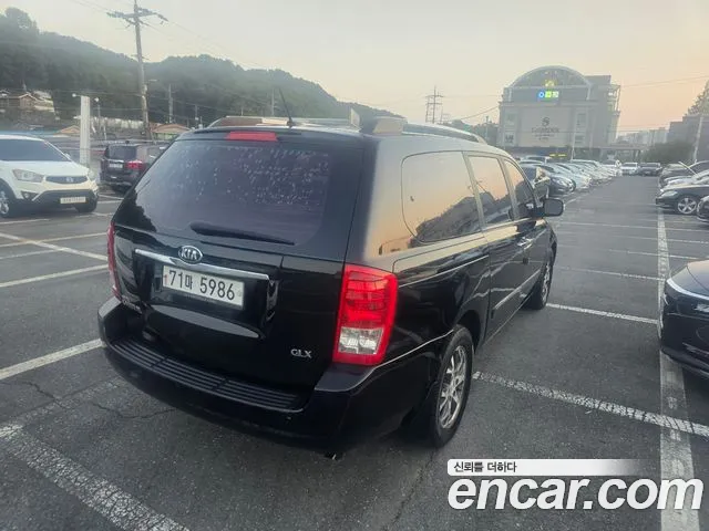 Kia Carnival 2013 thumb 2