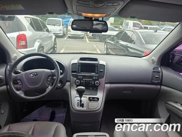 Kia Carnival 2013 thumb 7