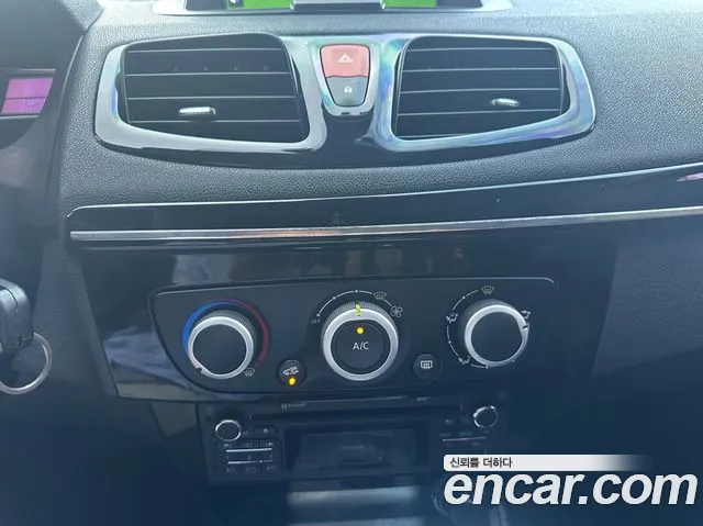 Renault-KoreaSamsung Fluence 2015 thumb 9