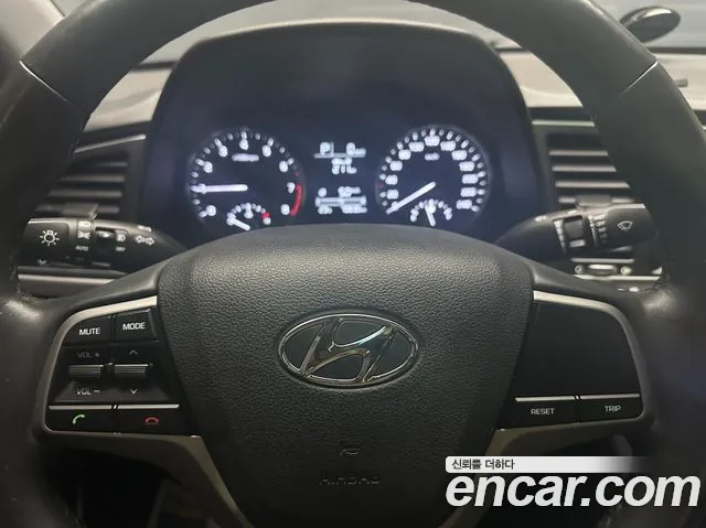 Hyundai Avante 2015 thumb 8