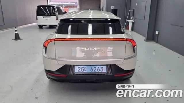 Kia EV6 2022 thumb 4