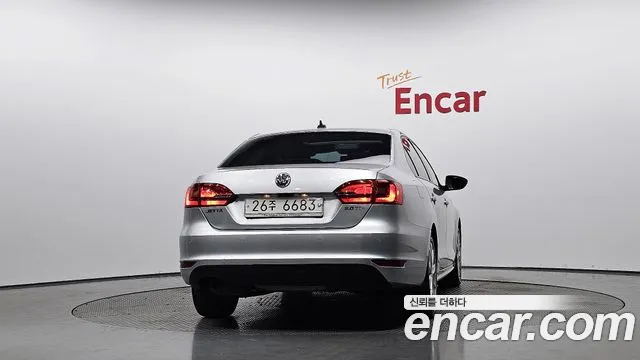 Volkswagen Jetta 2013 thumb 3